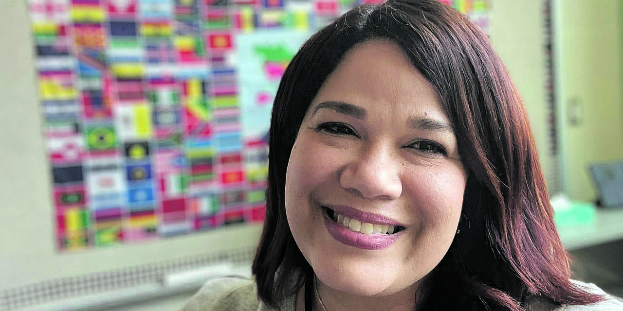 Joven juanadina cumple su sueño como vocalista católica Logra nominación finalista en importante certamen internacional