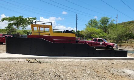Guayanilla construye réplica de emblemático remolcador en homenaje a su historia marítima