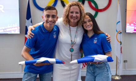 Con bandera en mano, comienza el viaje a Asunción 2025