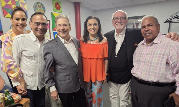 Chucho Avellanet cautiva con su romance en Caguas