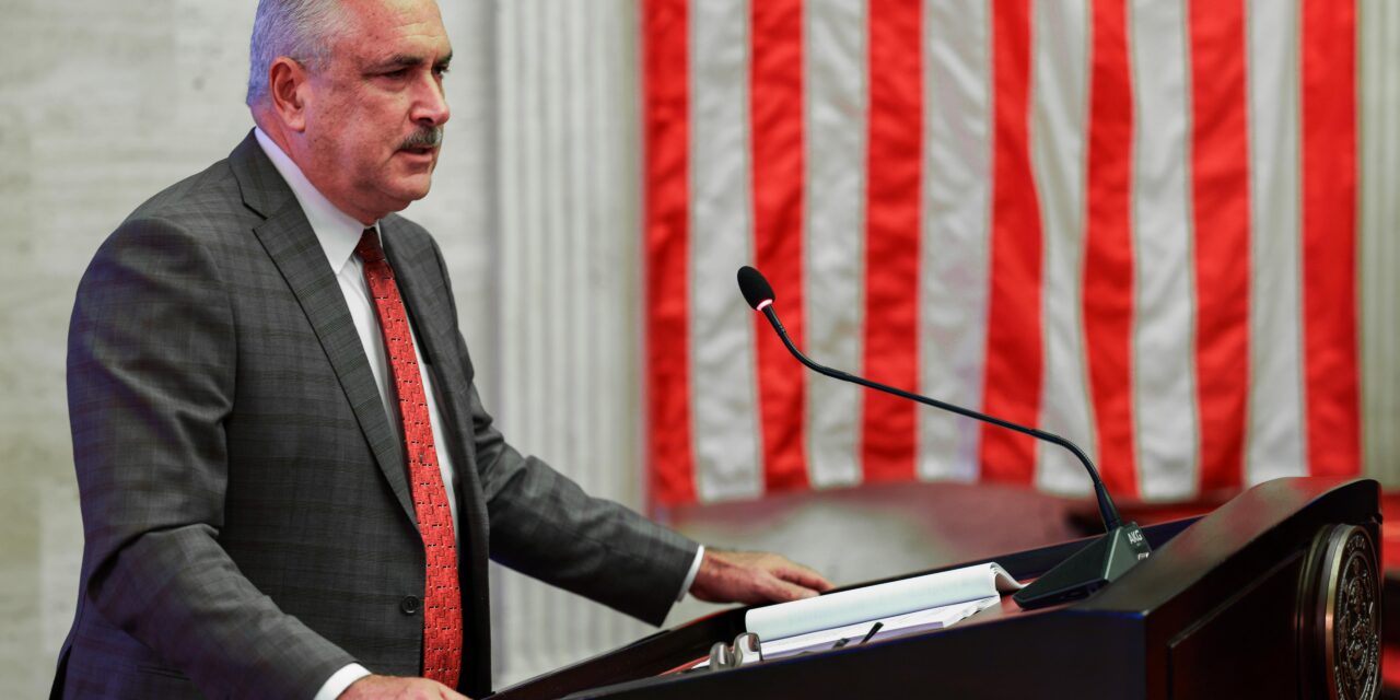 Senado aprueba extender licencia laboral para madres y padres de niños con diversidad funcional