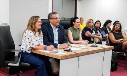 Comisión examina estrategias para la enseñanza de lectura temprana en escuelas públicas