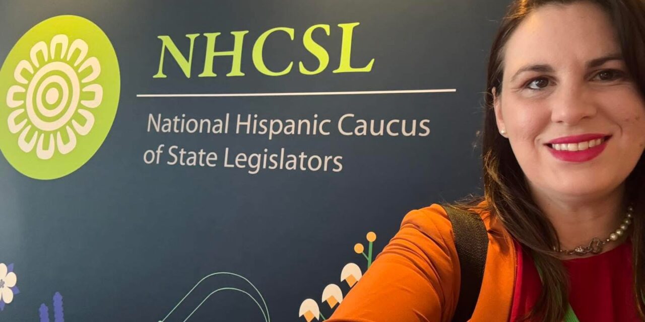 Senadora enfatiza importancia de participación femenina en la política