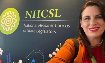 Senadora enfatiza importancia de participación femenina en la política