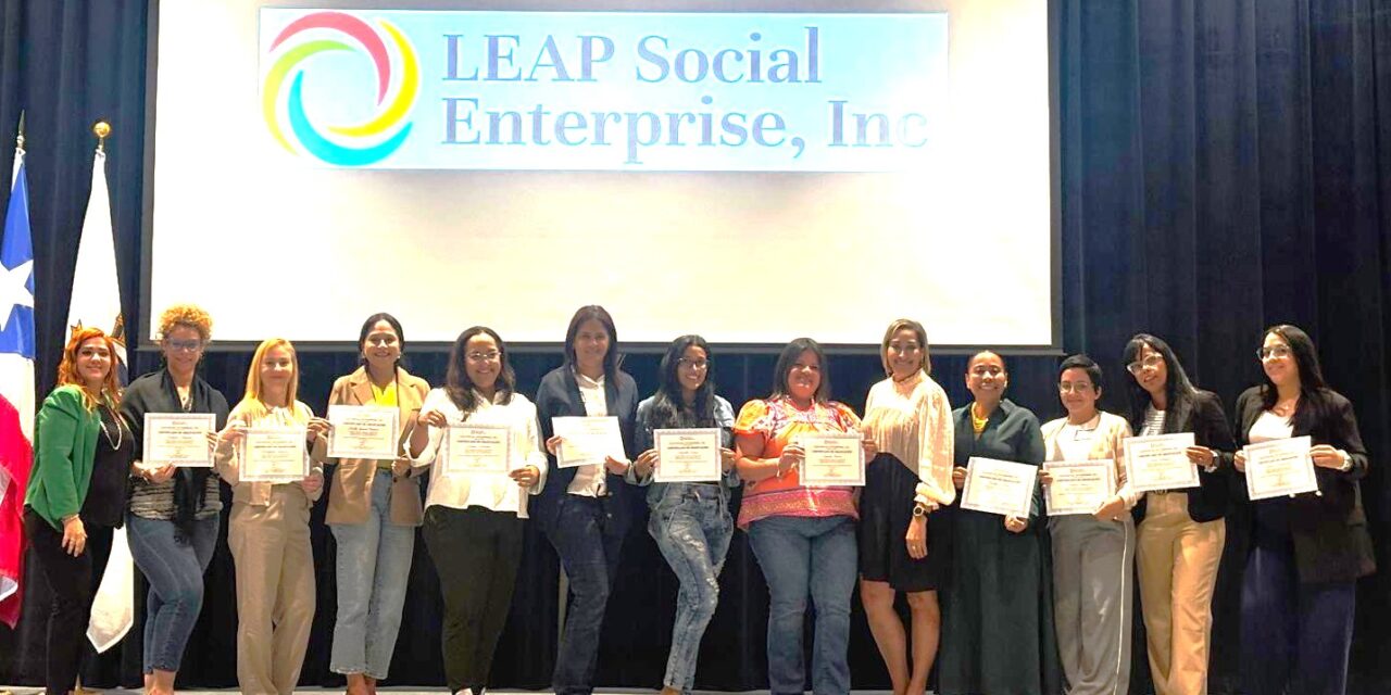 Familias de escuela pública culminan programa que fortalece su rol como agentes de cambio en la educación pública