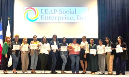 Familias de escuela pública culminan programa que fortalece su rol como agentes de cambio en la educación pública