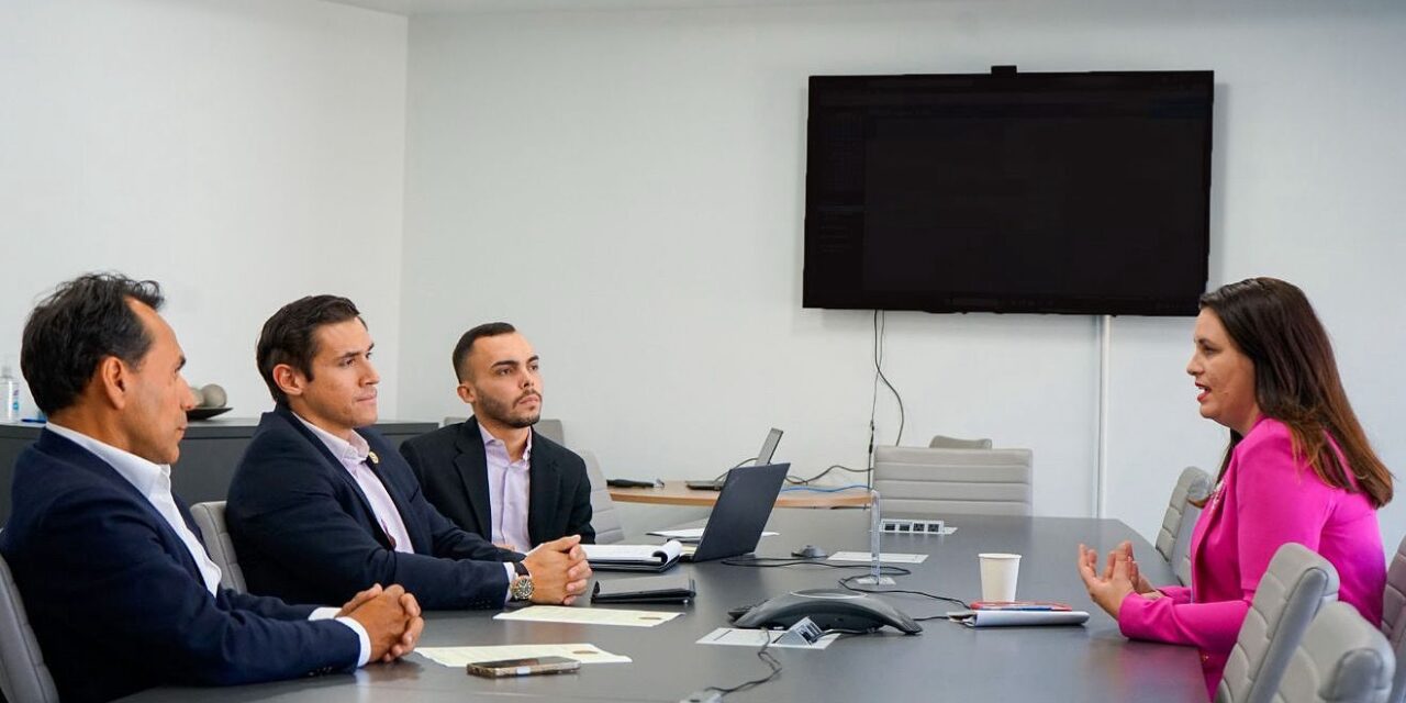 Senadora Ada Álvarez tiene reunión con la Junta de Supervisión Fiscal para evitar la migración y atender mejores salarios