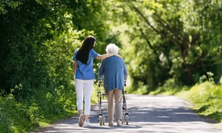 Alcaldes esperan fondos para amas de llave mientras crece demanda y desafíos