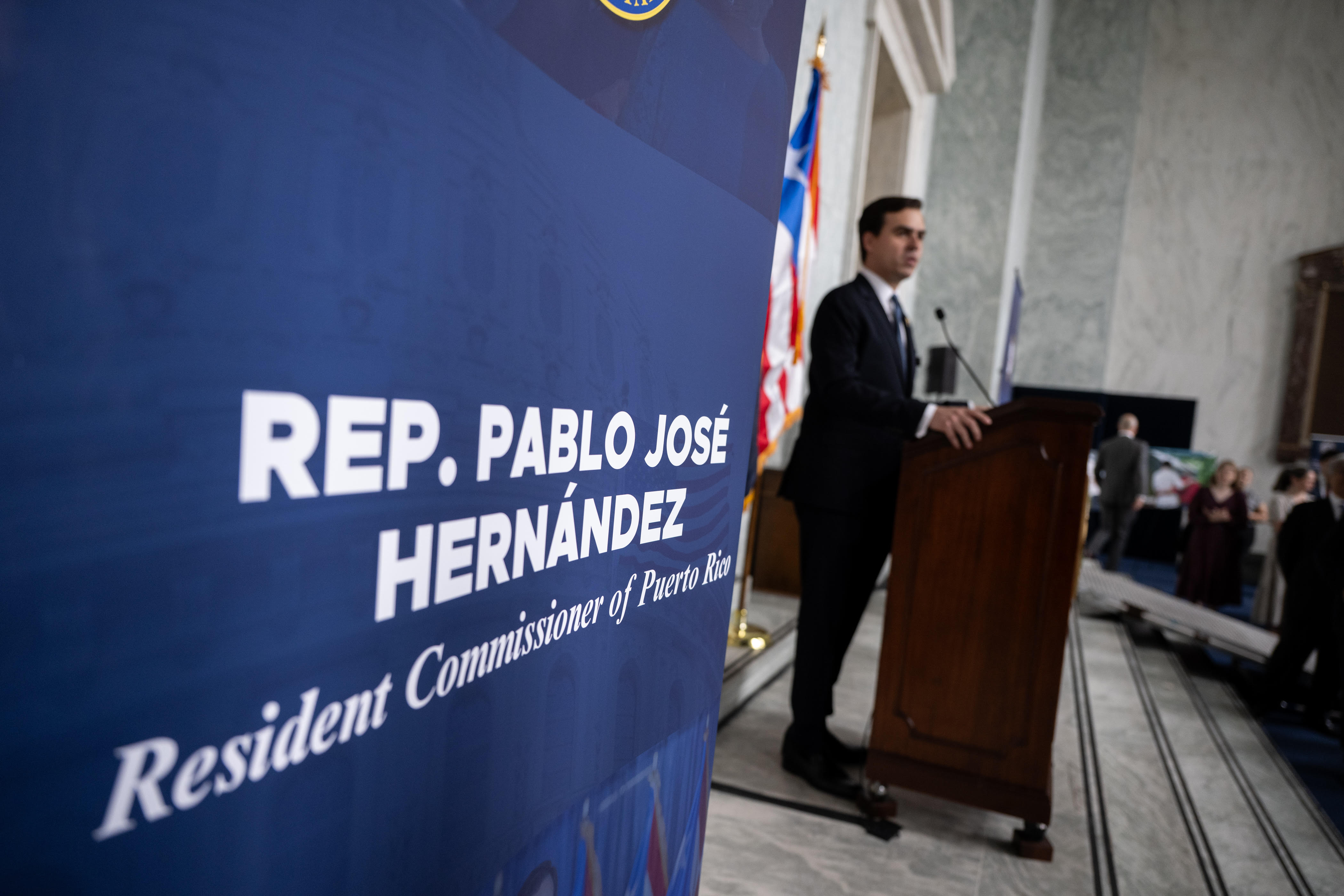 Pablo José Hernández radica proyecto en Washington para acelerar desembolso de fondos federales de recuperación tras desastres