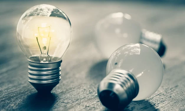 Exigen frenar cobro de $300 de LUMA a clientes solares