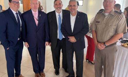 LOS BORINQUENEERS RECIBEN EMOTIVO HOMENAJE EN HATILLO