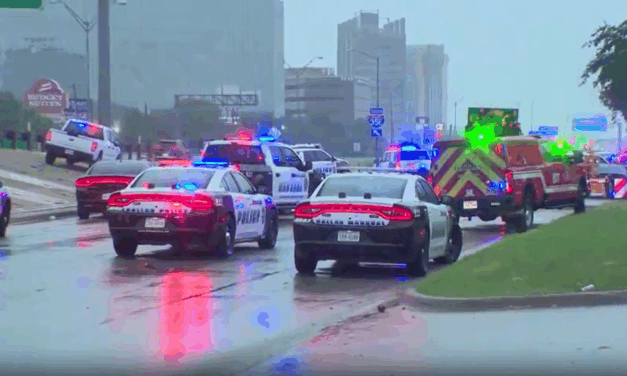 𝗧𝗶𝗿𝗼𝘁𝗲𝗼 𝗲𝗻 𝗶𝗻𝘀𝘁𝗮𝗹𝗮𝗰𝗶𝗼́𝗻 𝗱𝗲𝗹 𝗜𝗖𝗘 𝗲𝗻 𝗗𝗮𝗹𝗹𝗮𝘀 𝗱𝗲𝗷𝗮 𝘂𝗻 𝗺𝘂𝗲𝗿𝘁𝗼 𝘆 𝗱𝗼𝘀 𝗵𝗲𝗿𝗶𝗱𝗼𝘀; 𝗲𝗹 𝗮𝘁𝗮𝗰𝗮𝗻𝘁𝗲 𝘀𝗲 𝘀𝘂𝗶𝗰𝗶𝗱𝗼́