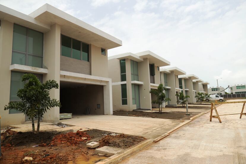 Acceso a Vivienda en Puerto Rico: Precios Bajos, Altas Tasas, y Obstáculos que Persisten