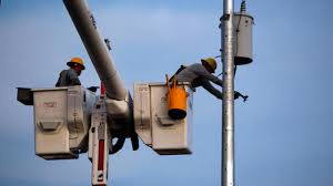 Avances y desafíos en la asignación de fondos para la reparación eléctrica en Puerto Rico