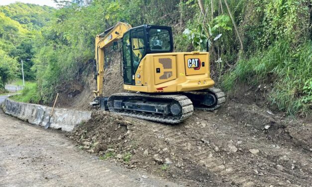 DTOP atiende derrumbe en la carretera 391 del barrio Rucio en Peñuelas