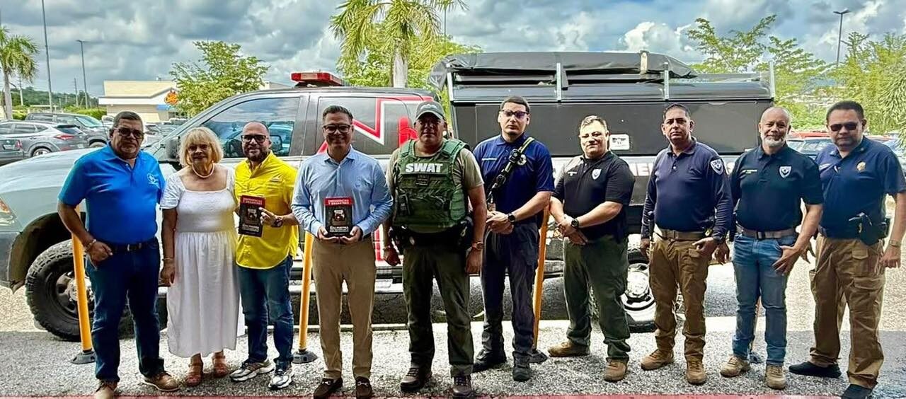 Presentan libro sobre manejo de emergencias y prevención en Yauco