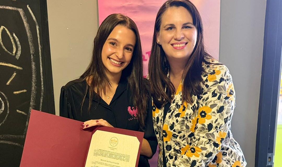 Ana Cristina Benítez recibe reconocimiento por su liderazgo en inclusión y diversidad funcional