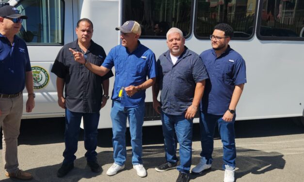 Guayanilla adquiere nueva flota de transporte colectivo con nueve nuevos vehículos