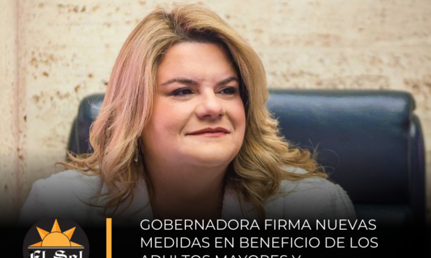 Gobernadora firma nuevas medidas para fortalecer la protección de los adultos mayores y apoyar a los cuidadores informales