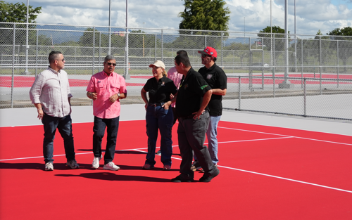 Alcaldesa de Ponce recorre obras de canchas de tenis y proyectos de embellecimiento en la ciudad
