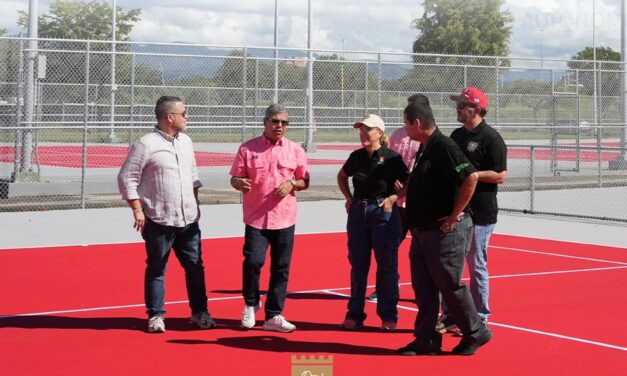 Alcaldesa de Ponce inspecciona labores: La obra en Ponce no se detiene