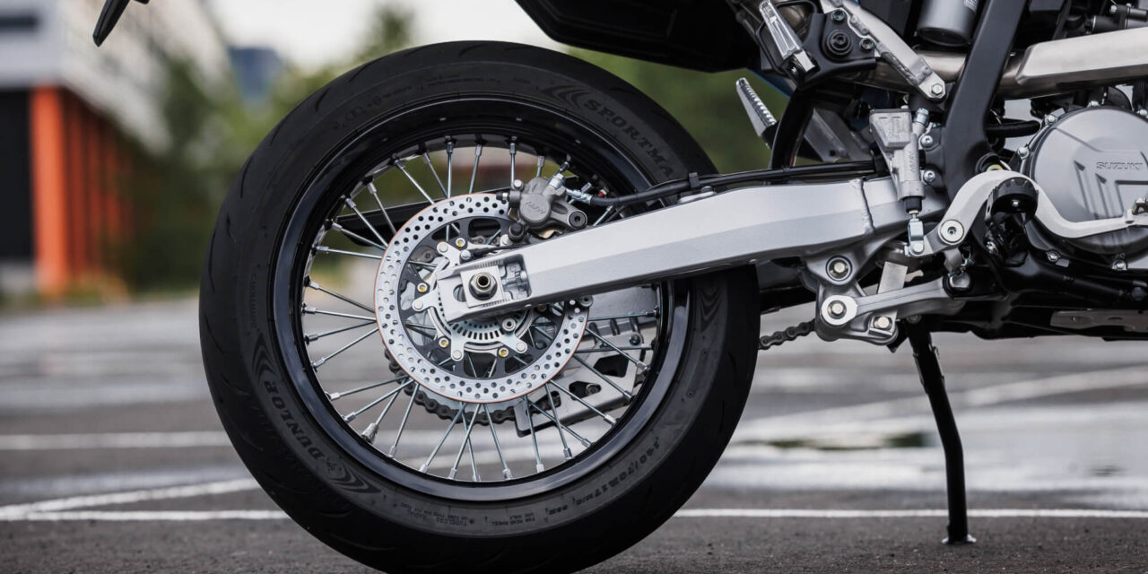 Desaparecen cuatro motoras bajo custodia de la policía