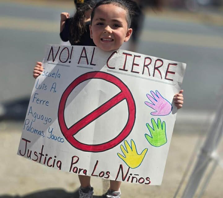 Alzan su voz contra el cierre de la Escuela Luis A. Ferré Aguayo en el Festival del Café en Yauco