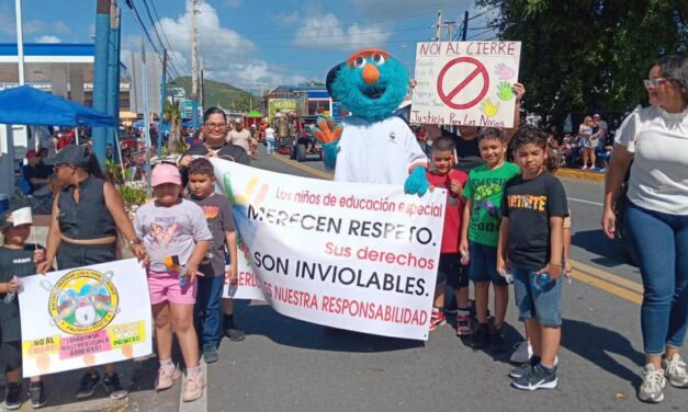 Alzan su voz contra el cierre de la Escuela Luis A. Ferré Aguayo en el Festival del Café en Yauco