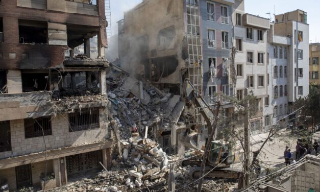 Trump lanza advertencia extrema a Irán ante escalada militar y ultimátum