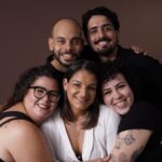 “Micro Charlatanerías” llega a Ponce entre música, teatro y confesiones