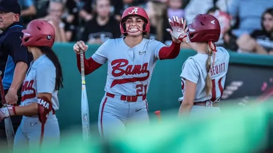 Al terreno varias puertorriqueñas en las regionales del softbol colegial
