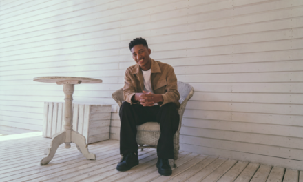 Emanuel Deliser transforma su testimonio de vida en música con “Mateo 21:12”