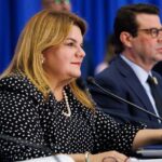 Gobernadora firma leyes para fortalecer municipios y reforzar operaciones de la CEE