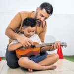 Criar sin descuidarse: el impacto del bienestar emocional de los padres