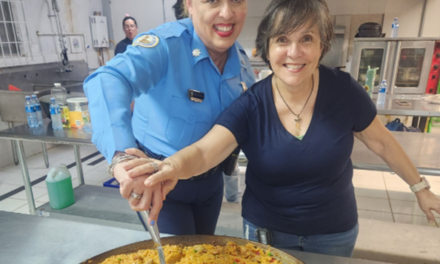 Policía y jóvenes de la Fundación Síndrome Down fortalecen la inclusión a través de taller culinario