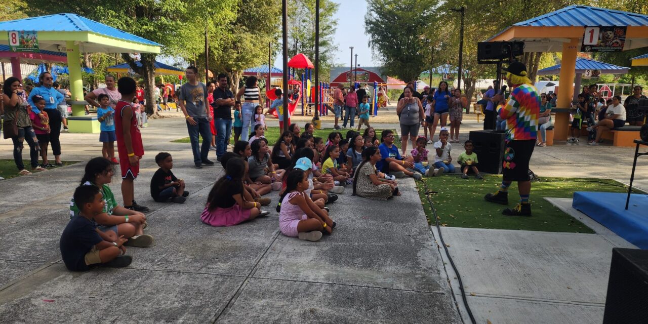 Guayanilla equipa a cientos de estudiantes para el regreso a clases