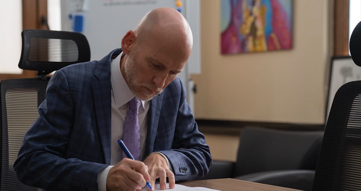 Senador Ángel Toledo López propone nuevo código para modernizar y unificar procesos legales en Puerto Rico