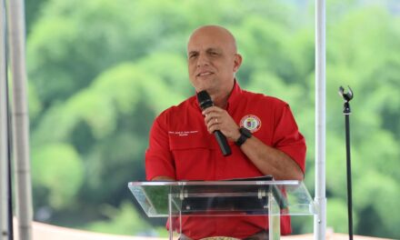 Alcalde de Adjuntas defiende contratos señalados por la Contralora