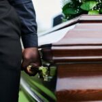 Hombre es acusado de pagar con cheque sin fondos el sepelio de su madre en Humacao