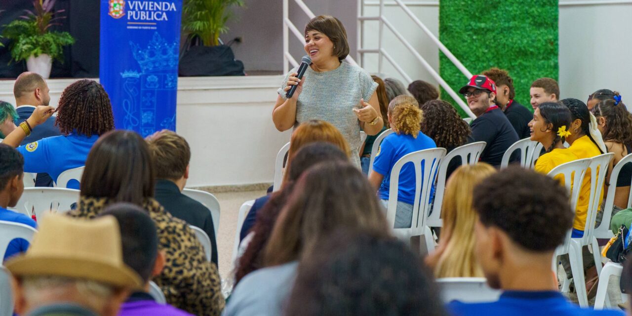 “Cuando una Mujer Alza su Voz” lleva mensaje de prevención y apoyo a Residencial Dr. Pila en Ponce