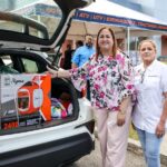 Senadora Karen Román refuerza ayuda a familias y adultos mayores del oeste