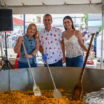 Miles de personas dicen presente en el Festival del Pollo en Aibonito 