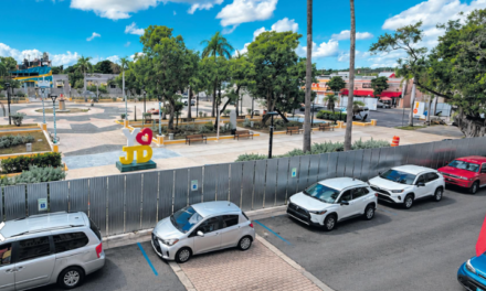La Navidad regresa a la plaza de Juana Díaz, pausarán la remodelación para festividades